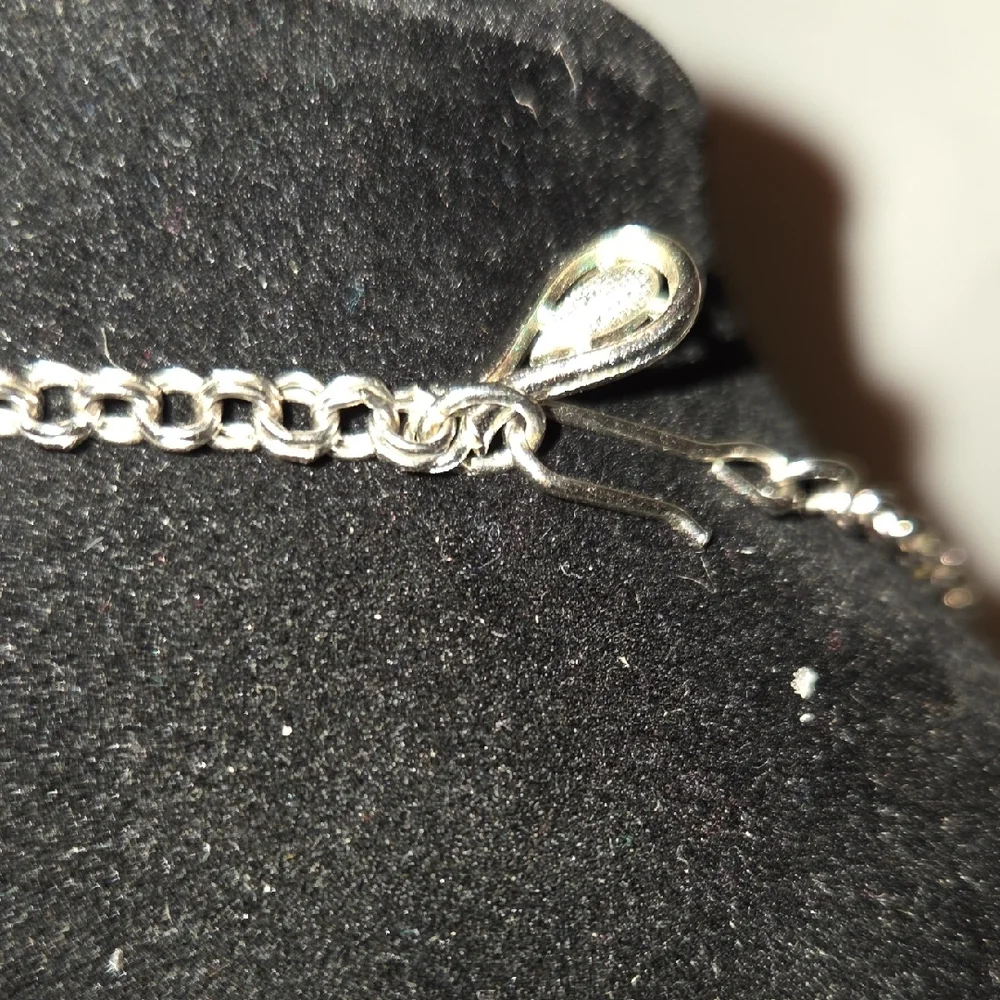 Gold-Tone NECKLACE and EARRINGS set with URANIUM glass crystals - Picture 4 of 13